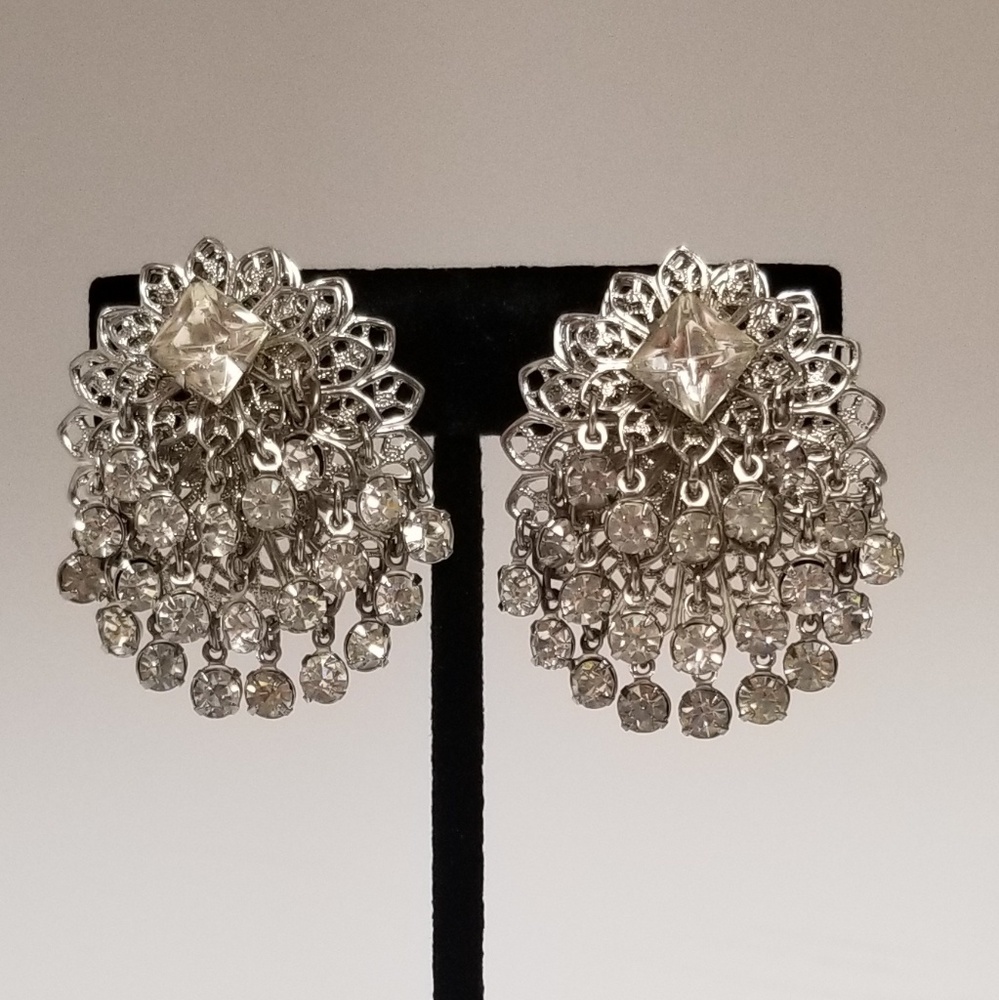 Vintage 3 Tiered Crystal Clip On Earrings - Picture 1 of 4